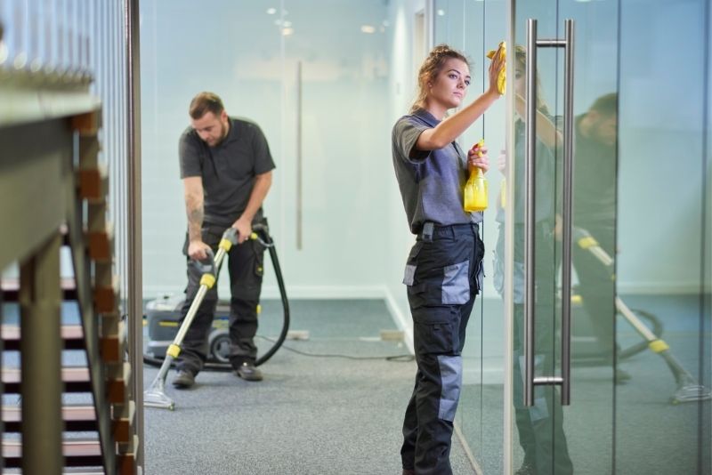 Windows and floor cleaning